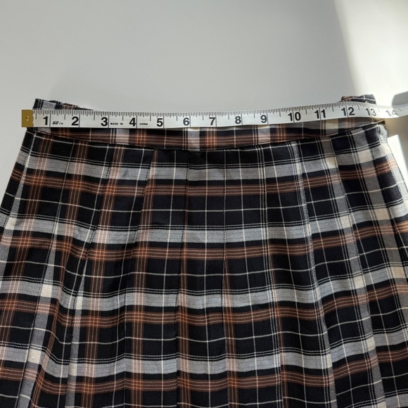 Urban Outfitters Plaid Pleated Mini Skirt Fall Halloween Black Orange Academia M - Picture 10 of 13